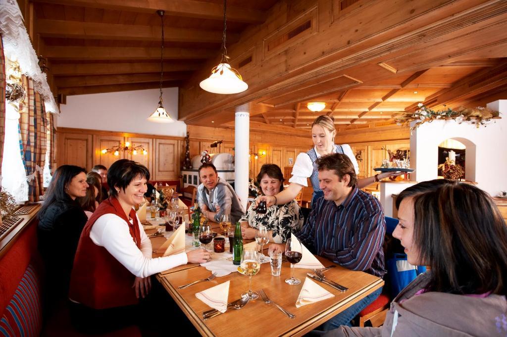 קוניגסלייטן Biohotel Castello Koenigsleiten מראה חיצוני תמונה
